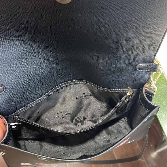 Kate Spade Madison Floral Waltz Flap Convertible Crossbody
Black Multi
NWT - Picture 15 of 16